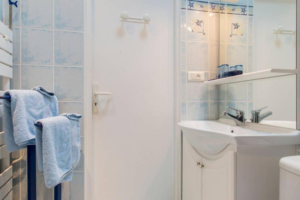Les Volets Bleus Bed & Breakfast Pornic